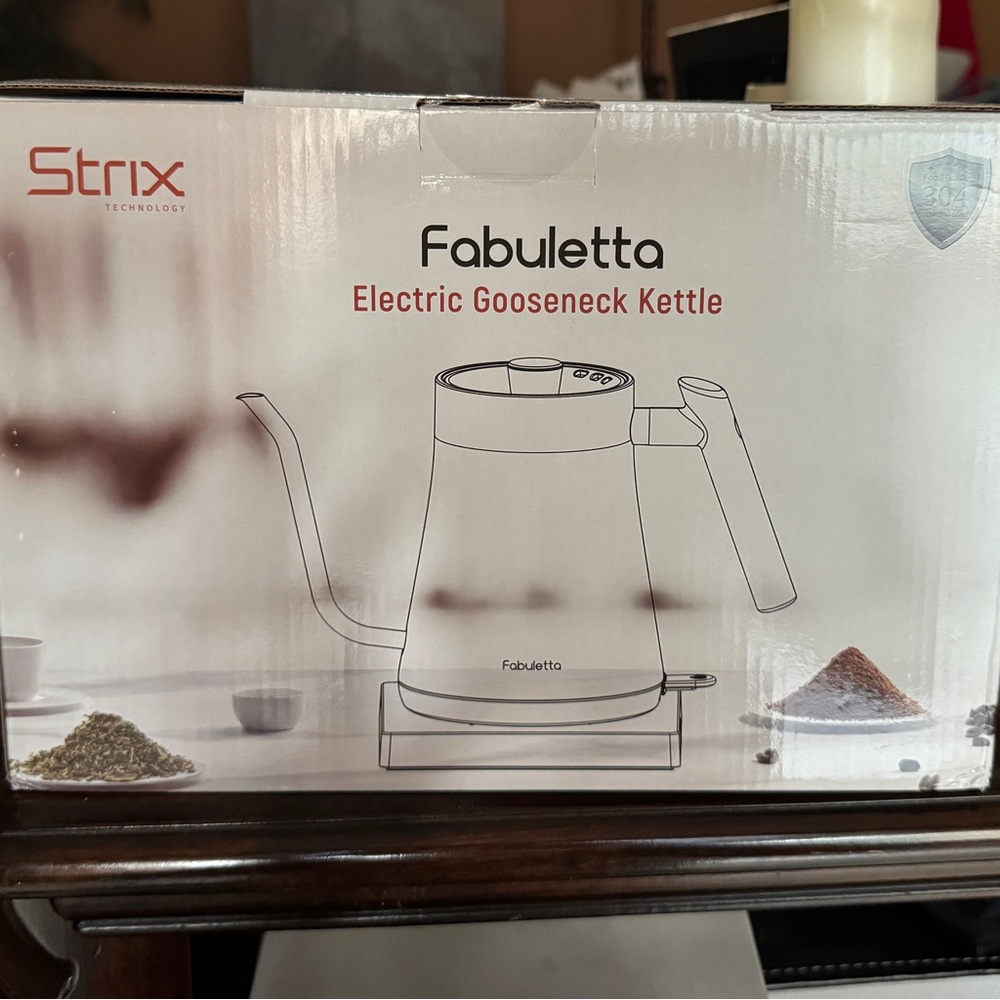 Gooseneck Black Electric Kettle Fabuletta Ultra Fast Kettle